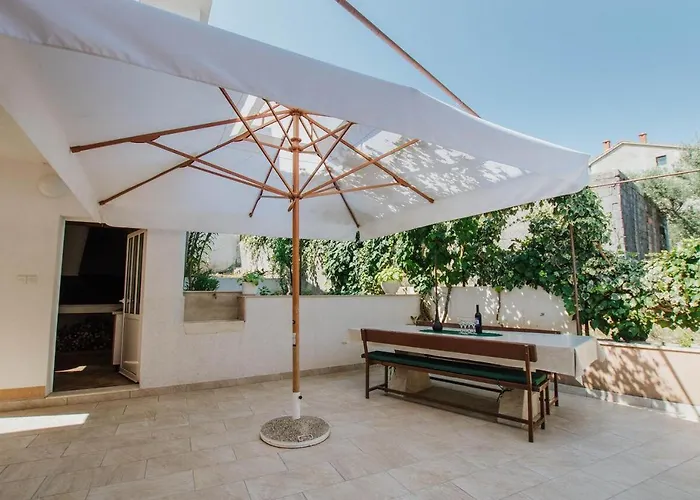 Marinela Τρογκίρ